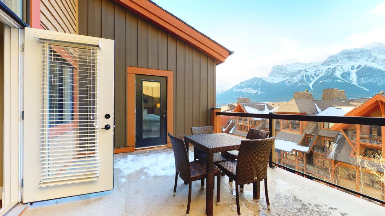 Hotel Spectacular Penthouse With Amazing Views, Indoor Pool And Hot Tub Canmore Exterior foto