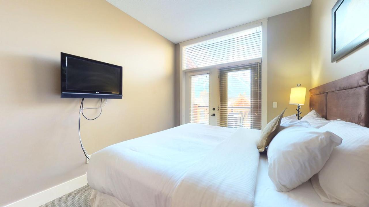 Hotel Spectacular Penthouse With Amazing Views, Indoor Pool And Hot Tub Canmore Exterior foto