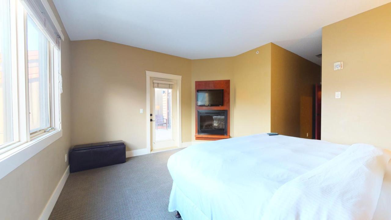 Hotel Spectacular Penthouse With Amazing Views, Indoor Pool And Hot Tub Canmore Exterior foto