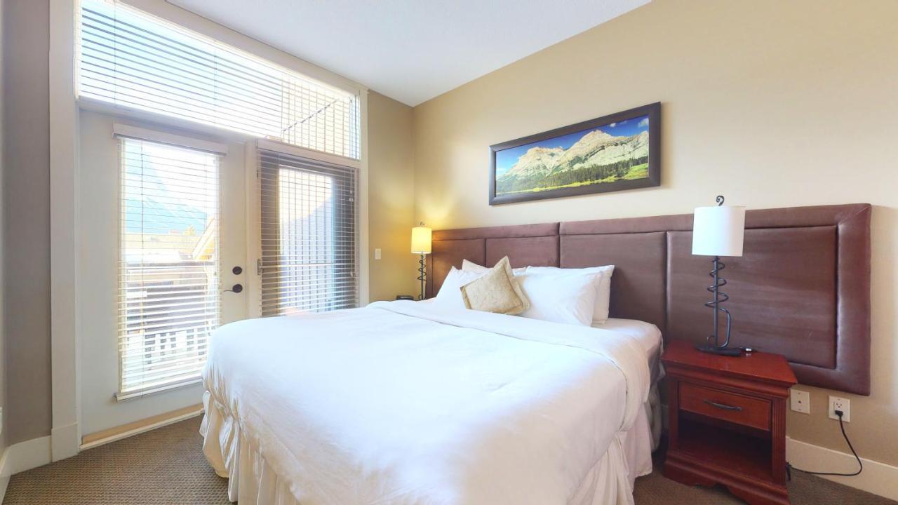 Hotel Spectacular Penthouse With Amazing Views, Indoor Pool And Hot Tub Canmore Exterior foto