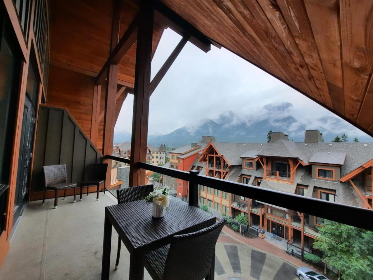 Hotel Spectacular Penthouse With Amazing Views, Indoor Pool And Hot Tub Canmore Exterior foto