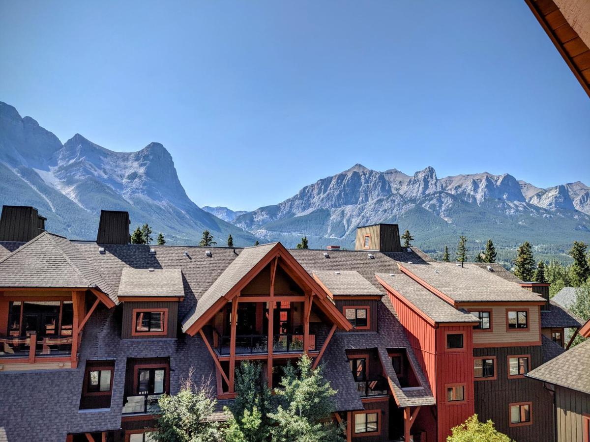 Hotel Spectacular Penthouse With Amazing Views, Indoor Pool And Hot Tub Canmore Exterior foto