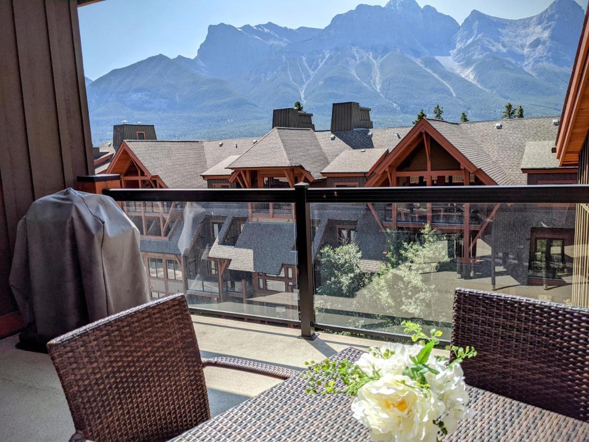 Hotel Spectacular Penthouse With Amazing Views, Indoor Pool And Hot Tub Canmore Exterior foto