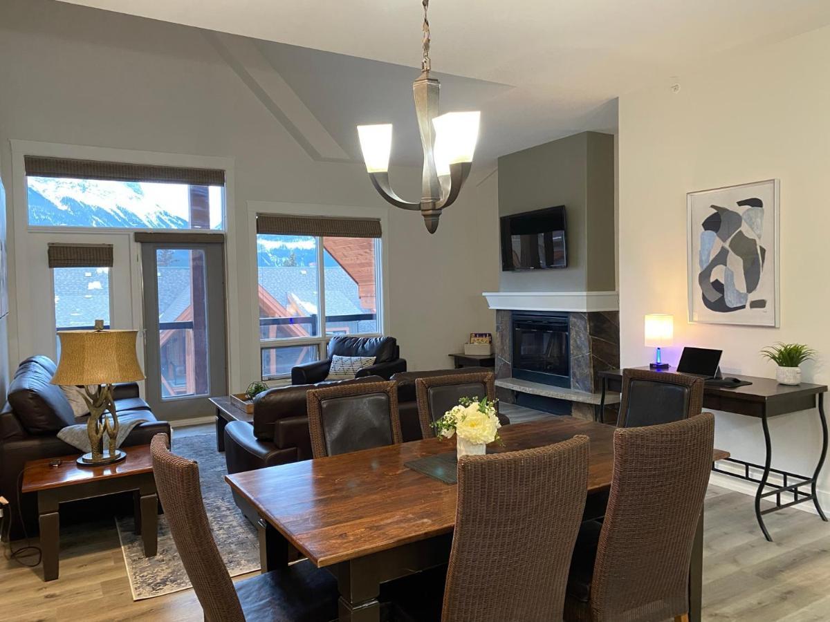Hotel Spectacular Penthouse With Amazing Views, Indoor Pool And Hot Tub Canmore Exterior foto
